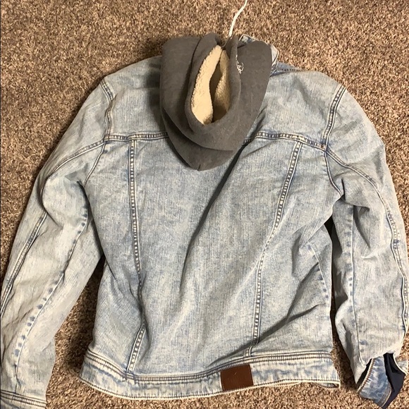 Jean jacket with sherpa inside - Picture 2 of 3